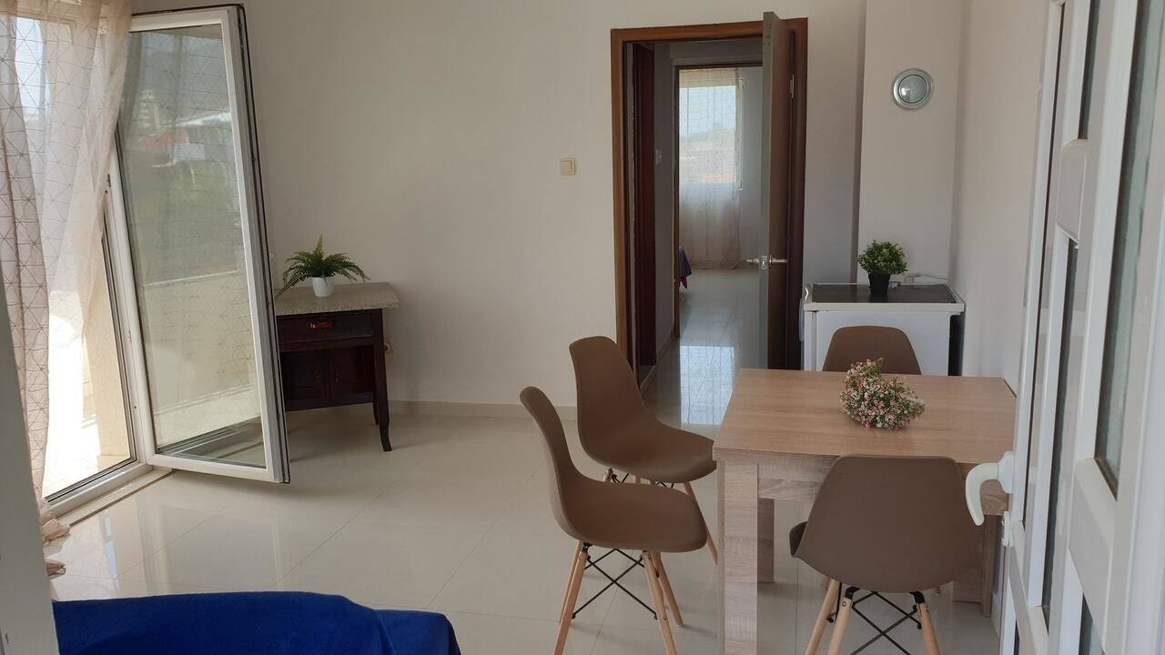Отели типа «постель и завтрак» Vladimir Apartments Шушань-13